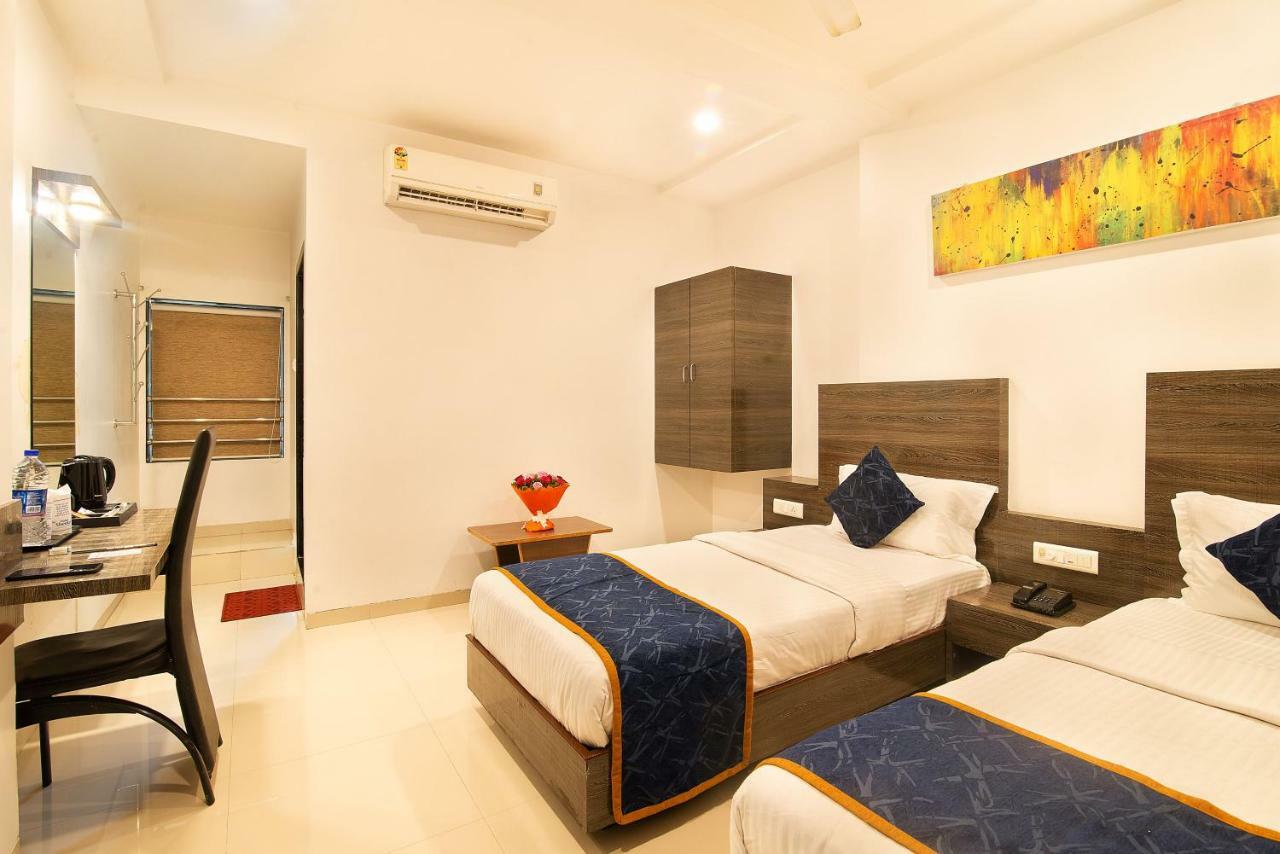 Hotel Sheetal Plaza Surat Bagian luar foto