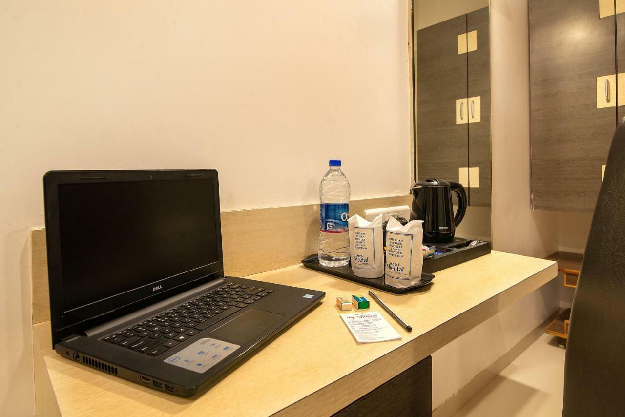 Hotel Sheetal Plaza Surat Bagian luar foto