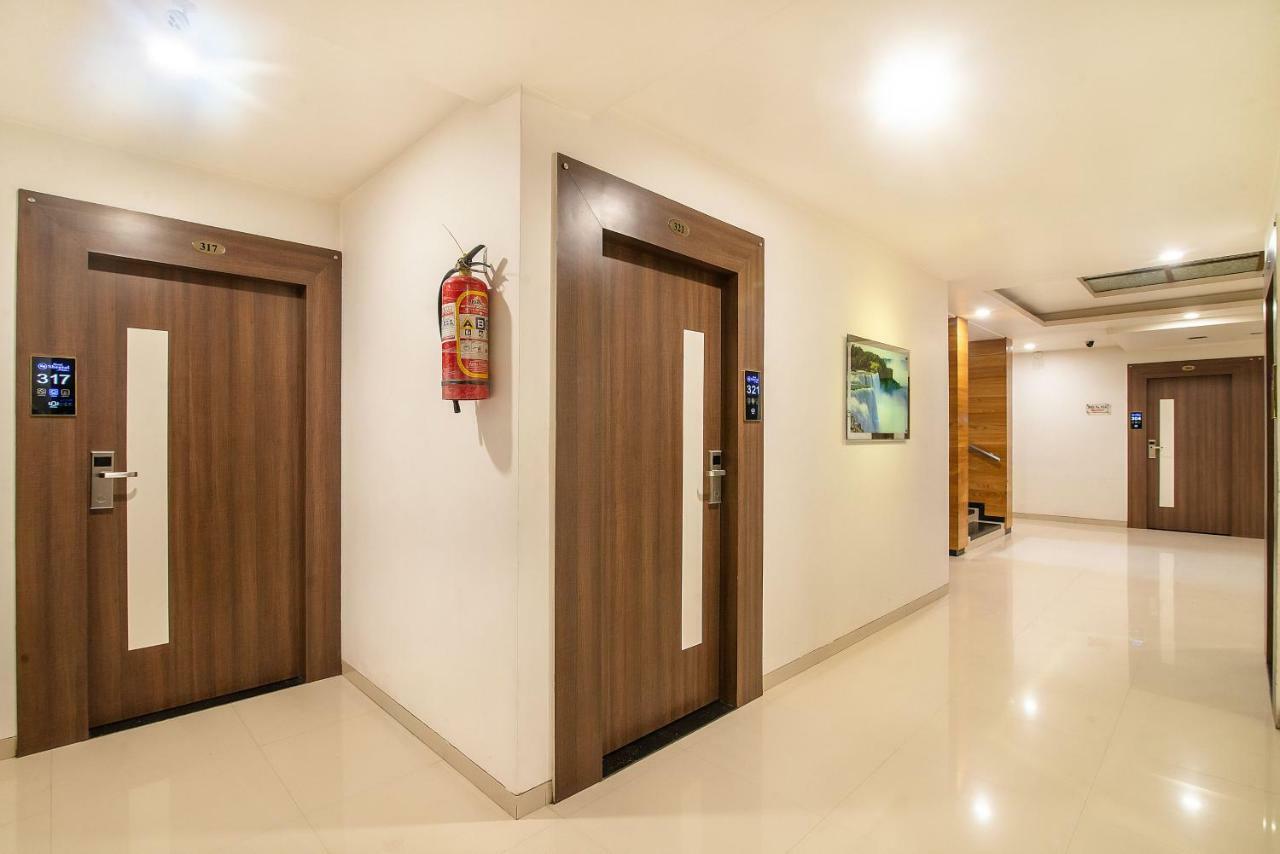 Hotel Sheetal Plaza Surat Bagian luar foto