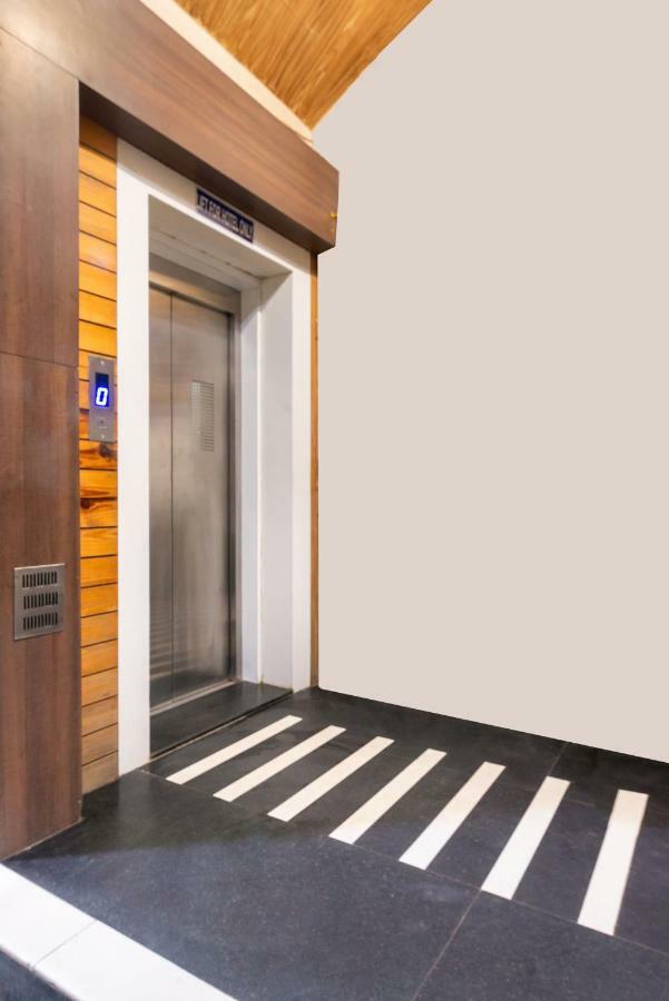 Hotel Sheetal Plaza Surat Bagian luar foto