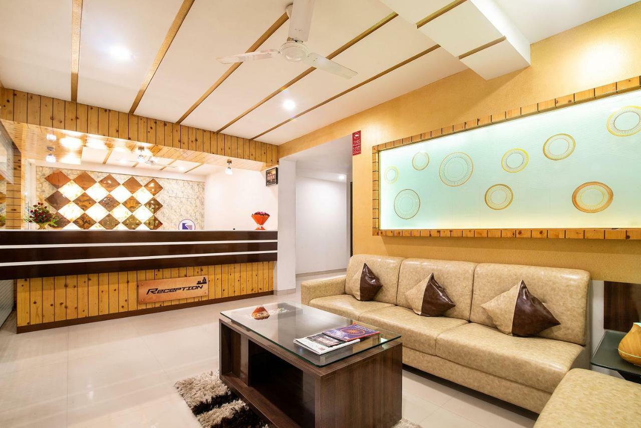 Hotel Sheetal Plaza Surat Bagian luar foto