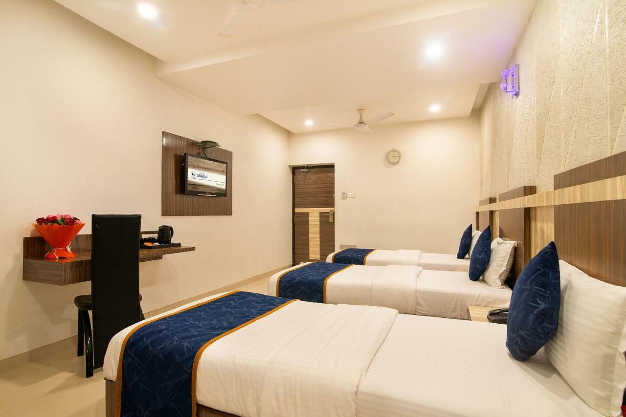 Hotel Sheetal Plaza Surat Bagian luar foto