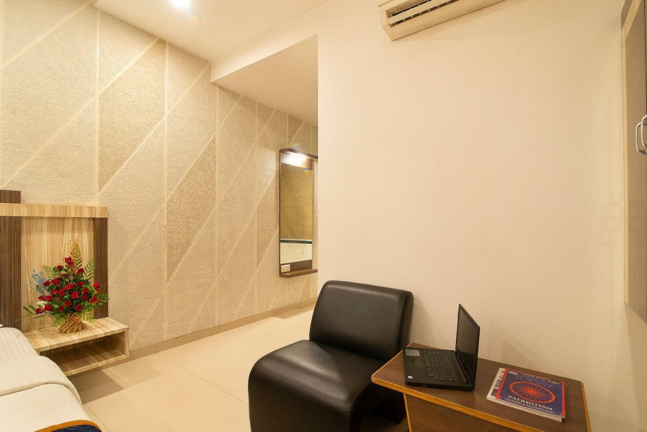 Hotel Sheetal Plaza Surat Bagian luar foto