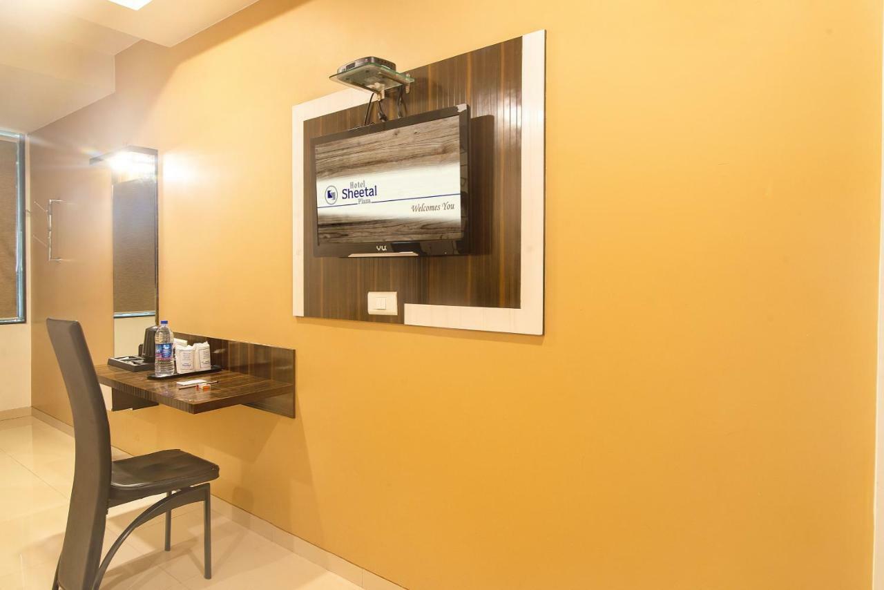 Hotel Sheetal Plaza Surat Bagian luar foto