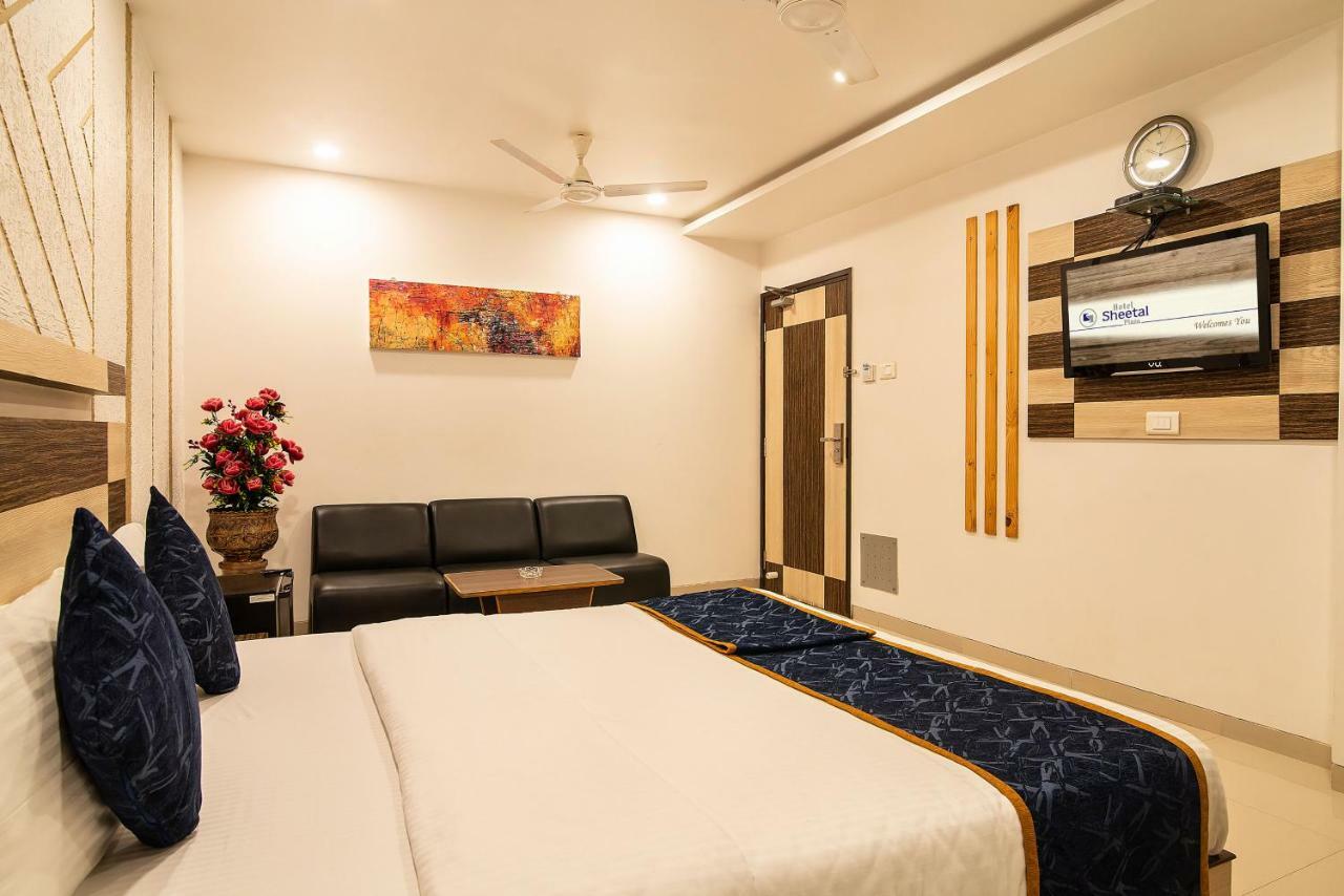 Hotel Sheetal Plaza Surat Bagian luar foto