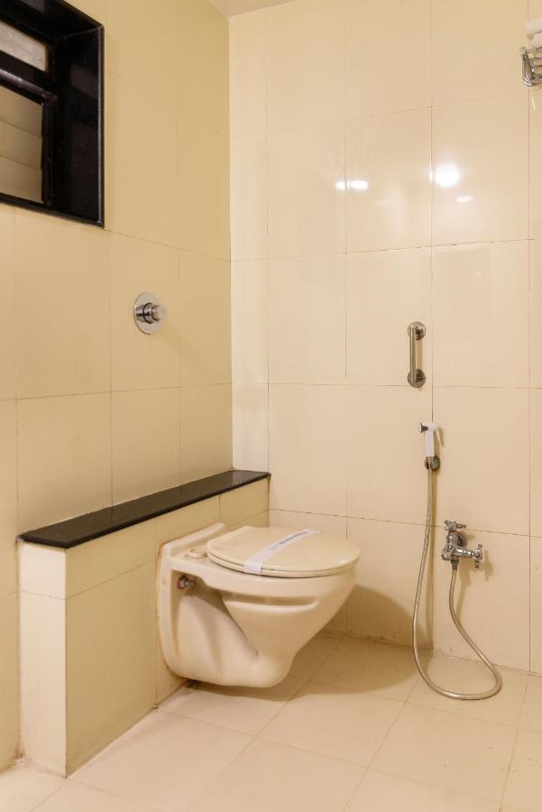 Hotel Sheetal Plaza Surat Bagian luar foto