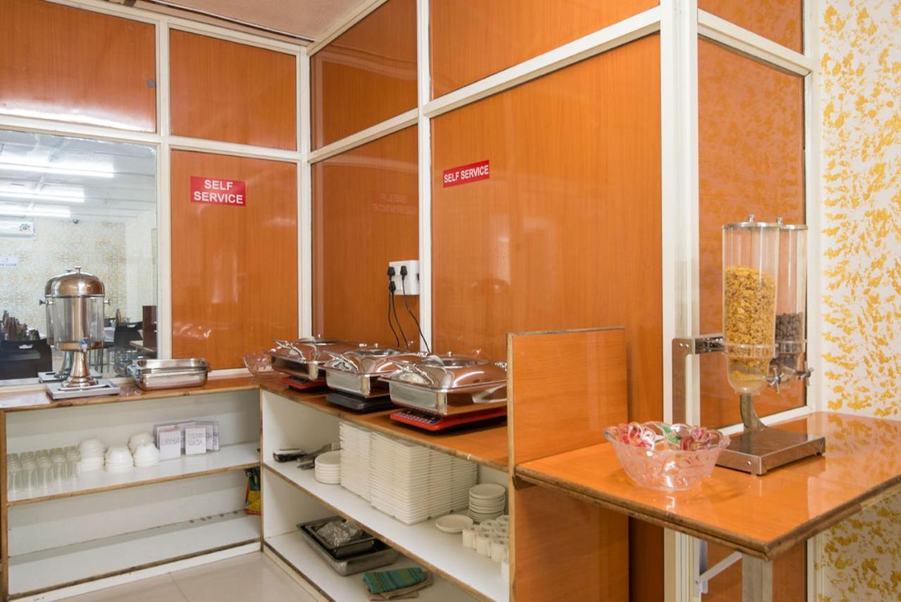 Hotel Sheetal Plaza Surat Bagian luar foto
